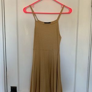 yellow dress